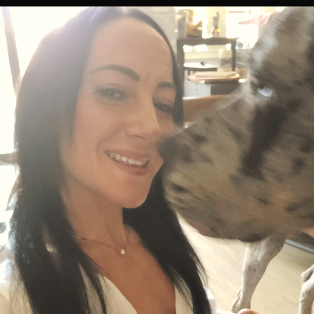 Meet your Posher, Casandra